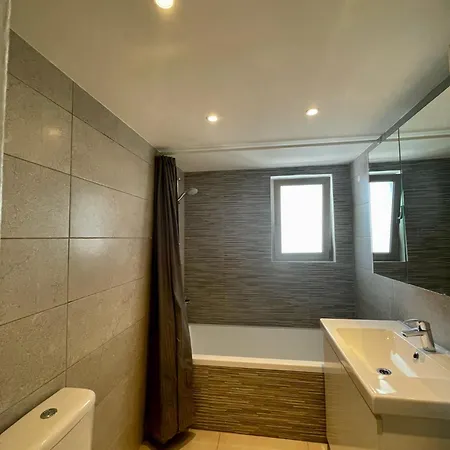 Spacious In Nicosia Landmark Area - Stasinou By Platform 357 Strovolos