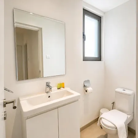 Spacious In Nicosia Landmark Area - Stasinou By Platform 357 *