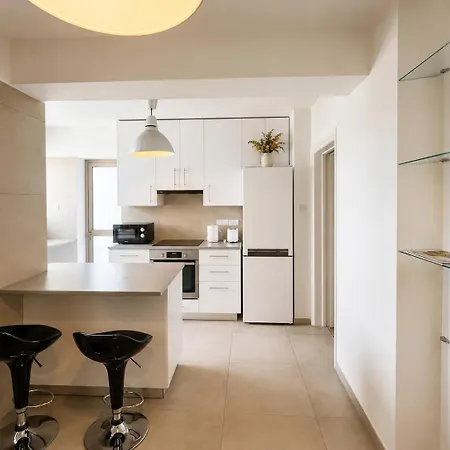 Spacious In Nicosia Landmark Area - Stasinou By Platform 357 Strovolos