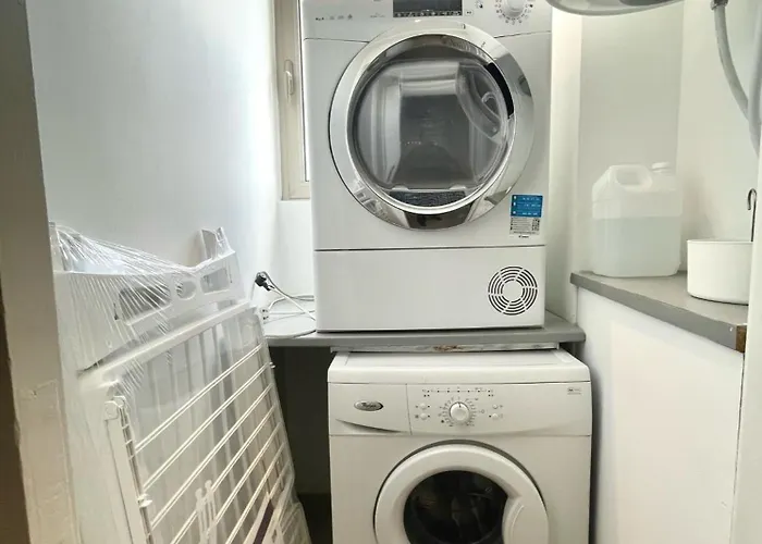 Spacious In Nicosia Landmark Area - Stasinou By Platform 357 *