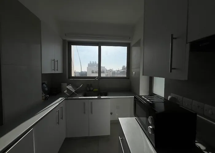 Spacious In Nicosia Landmark Area - Stasinou By Platform 357 Strovolos